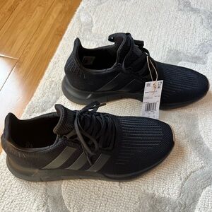 🆕Adidas Swift Run 1.0 Sneakers